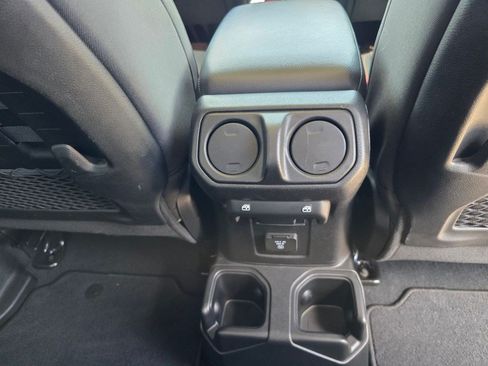 Used 2023 Jeep Gladiator Mojave AWD/4WD image 39