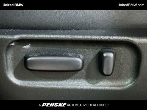 Used 2022 Toyota Tacoma Limited image 4