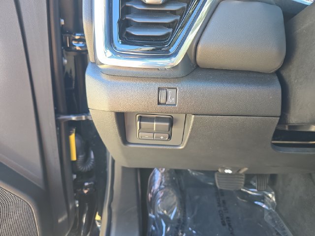 Used 2025 GMC Canyon Elevation w/ Convenience Package RWD image 30