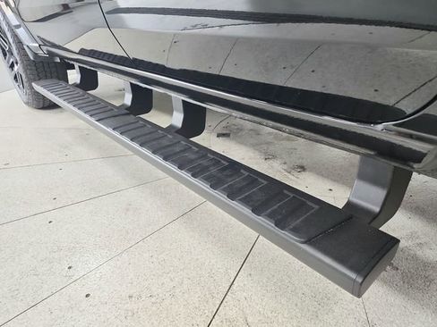 Used 2025 Chevrolet Colorado Z71 w/ Technology Package image 50