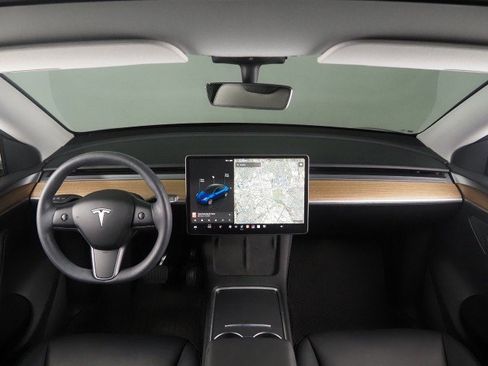 Used 2023 Tesla Model Y Long Range AWD/4WD image 3