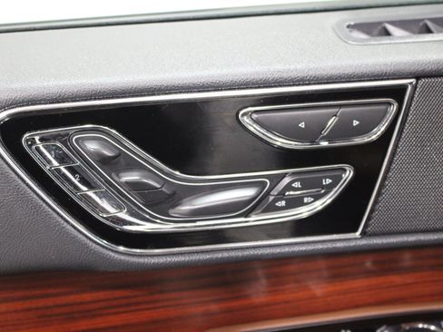 Used 2023 Lincoln Navigator L Reserve AWD/4WD image 7