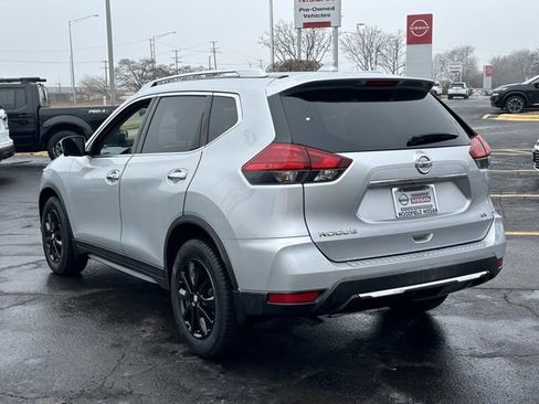 Used 2017 Nissan Rogue SV w/ SV Premium Package image 6