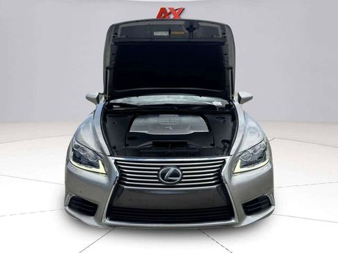 Used 2016 Lexus LS 460 w/ Comfort Package RWD image 65