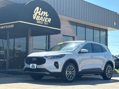 New 2025 Ford Escape PHEV image 1