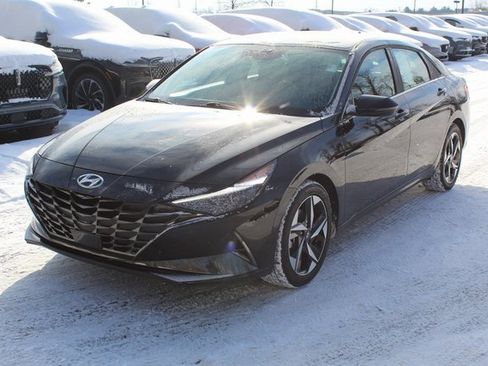Used 2023 Hyundai Elantra Limited image 8
