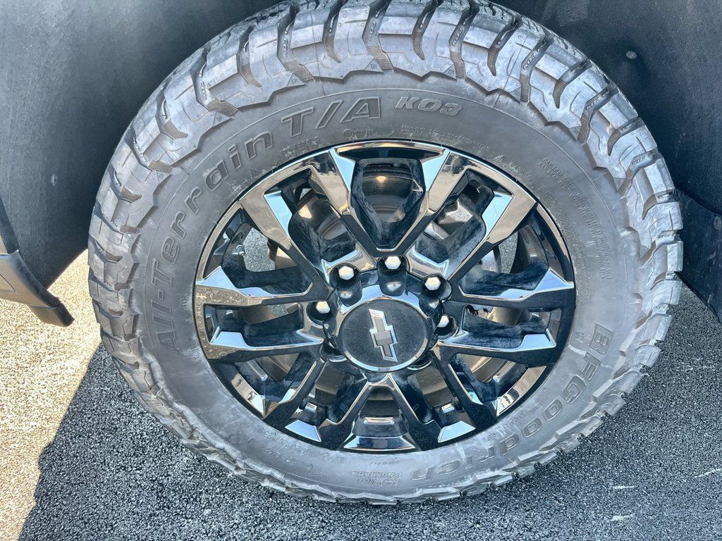 Used 2025 Chevrolet Silverado 2500 LT w/ Trail Boss Package AWD/4WD image 32