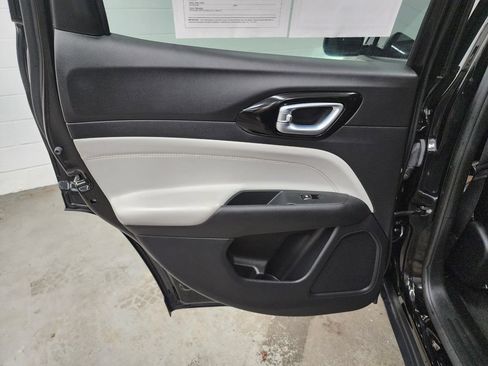 Used 2023 Jeep Compass Limited AWD/4WD image 22