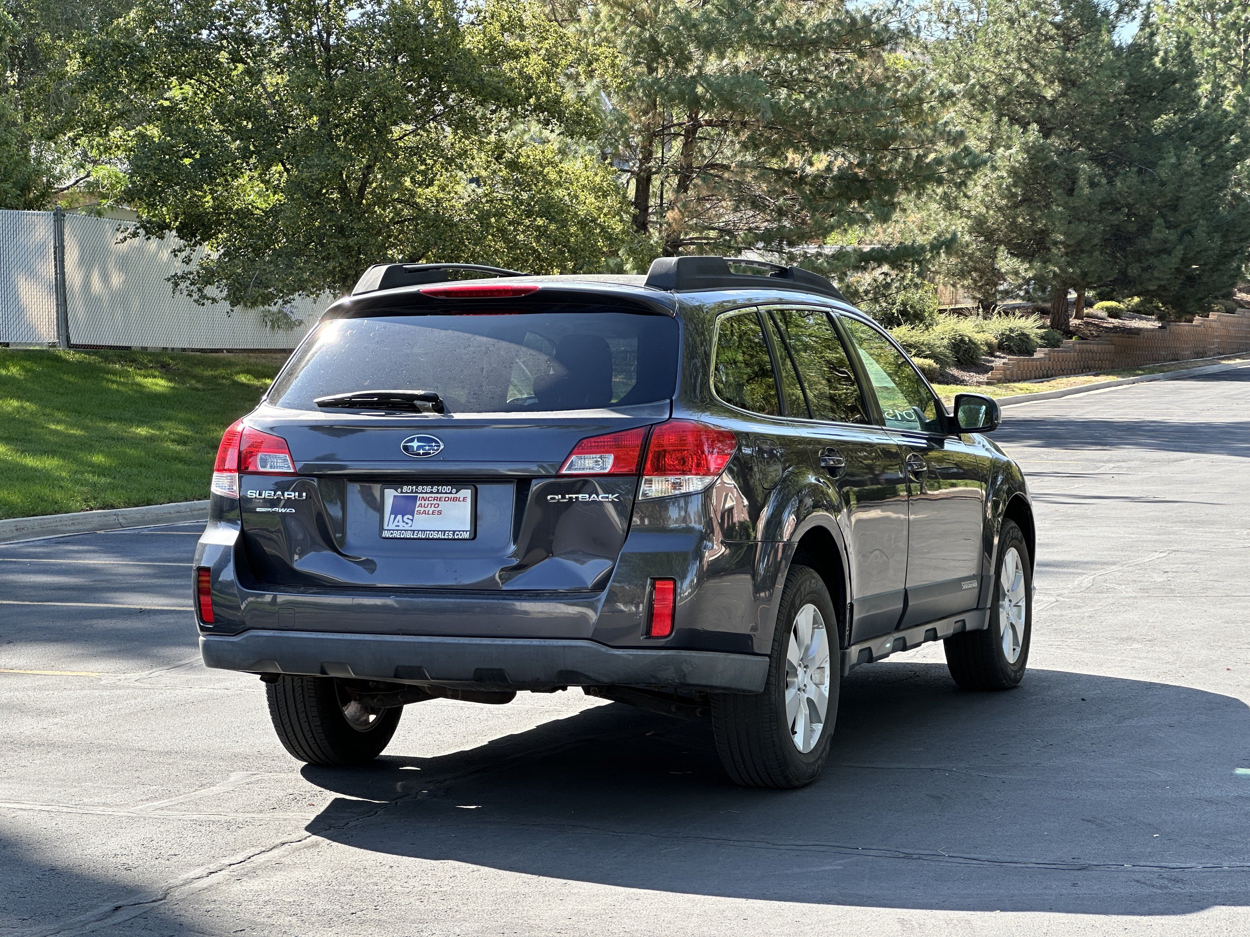 Used 2011 Subaru Outback 2.5i Premium AWD/4WD image 4