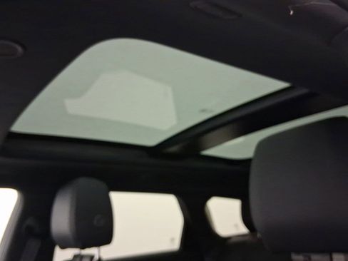 Used 2025 Land Rover Range Rover Evoque Dynamic SE image 13