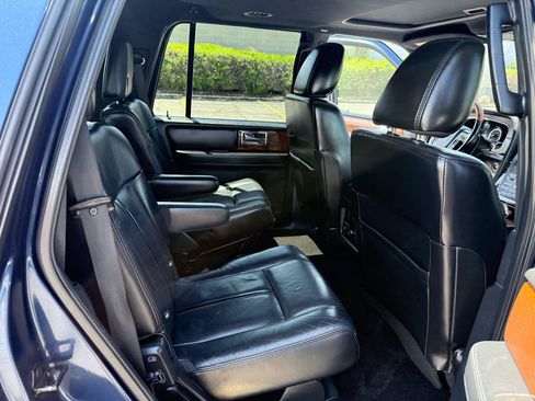 Used 2015 Lincoln Navigator 4WD image 16