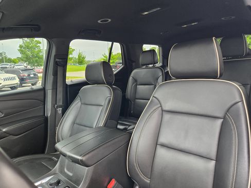 Used 2022 Chevrolet Traverse Premier AWD/4WD image 24