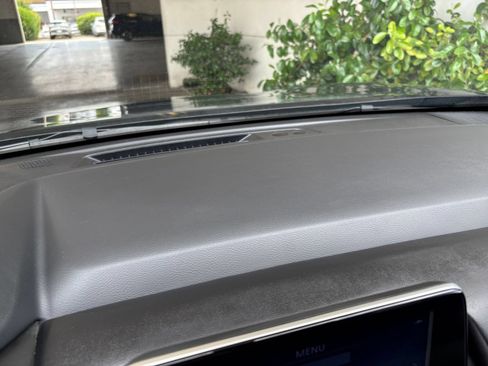 Used 2025 Nissan Rogue SV FWD image 16