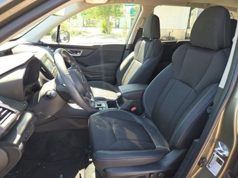 Used 2024 Subaru Forester Premium AWD/4WD image 11