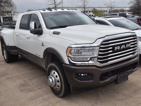 Used 2024 RAM 3500 Limited image 4