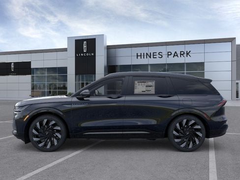 New 2026 Lincoln Nautilus Reserve w/ Jet Appearance Package AWD/4WD image 3
