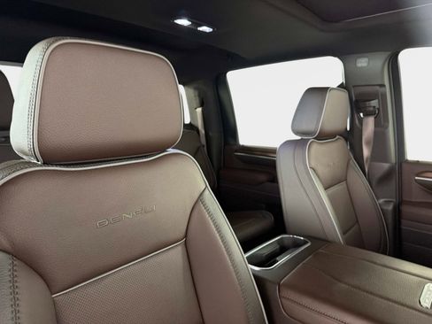 Used 2025 GMC Sierra 2500 Denali w/ Denali Reserve Package image 25