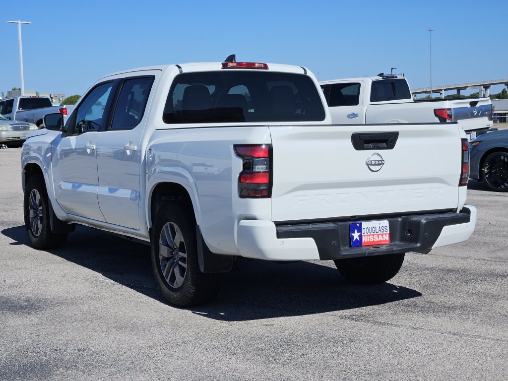 Used 2025 Nissan Frontier SV RWD image 4