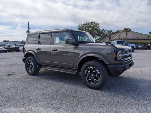 New 2026 Ford Bronco Outer Banks AWD/4WD image 2