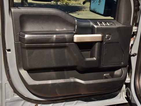 Used 2020 Ford F150 Lariat w/ Equipment Group 502A Luxury image 34