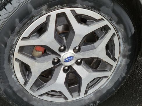 Used 2020 Subaru Forester Premium AWD/4WD image 6