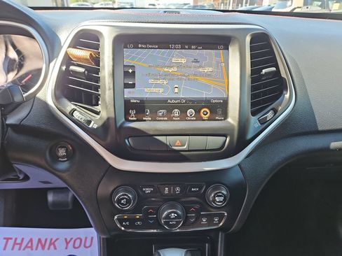 Used 2015 Jeep Cherokee Trailhawk w/ Comfort/Convenience Group AWD/4WD image 17