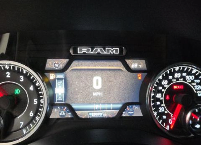 Used 2025 RAM 1500 Big Horn AWD/4WD image 16