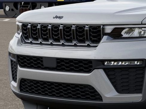 New 2026 Jeep Grand Cherokee L Limited AWD/4WD image 11