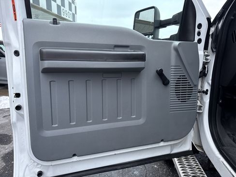 Used 2014 Ford F450 XL w/ Snow Plow Prep Package image 13