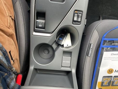 Used 2025 Subaru Crosstrek 2.0i Premium image 12