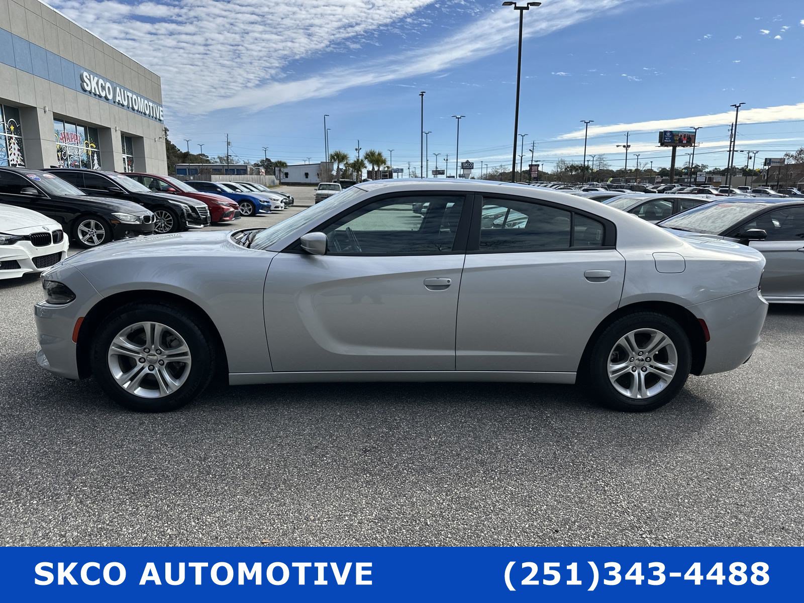 Used 2022 Dodge Charger SXT RWD image 2