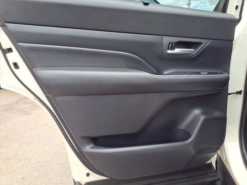 Certified 2024 Toyota Grand Highlander FWD image 19