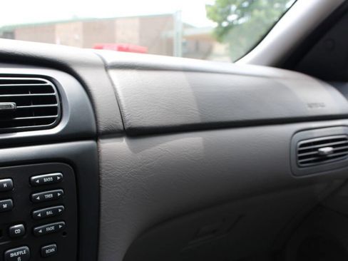 Used 2002 Ford Taurus SE image 28