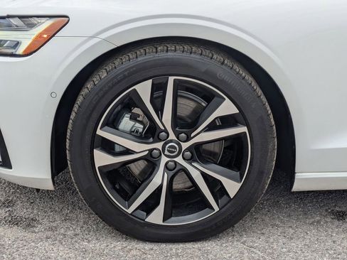 Used 2024 Volvo S60 B5 Plus image 27