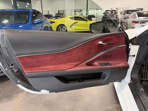 Used 2018 Lexus LC 500 Coupe w/ Touring Package RWD image 9