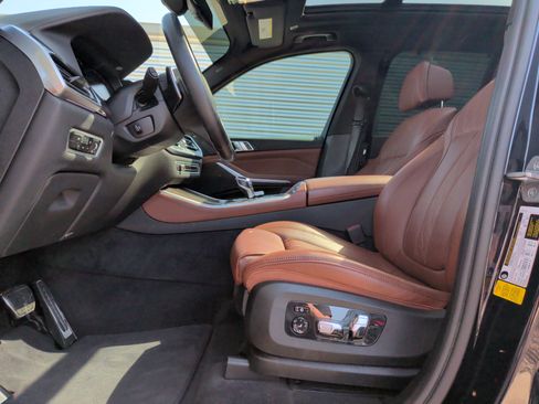 Used 2022 BMW X5 sDrive40i w/ M Sport Package RWD image 16
