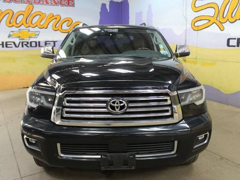 Used 2018 Toyota Sequoia Platinum AWD/4WD image 3