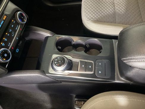 Used 2022 Ford Escape SE w/ Cold Weather Package FWD image 26