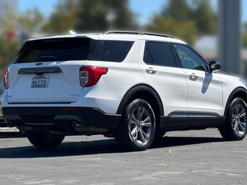 Certified 2022 Ford Explorer XLT w/ Equipment Group 202A AWD/4WD image 32