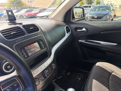 Used 2020 Dodge Journey SE FWD image 26