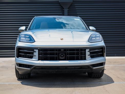 New 2025 Porsche Cayenne S image 10