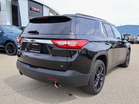 Used 2021 Chevrolet Traverse LT AWD/4WD image 3