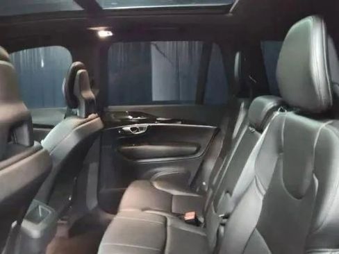 Used 2018 Volvo XC90 T5 Momentum w/ Convenience Package image 18