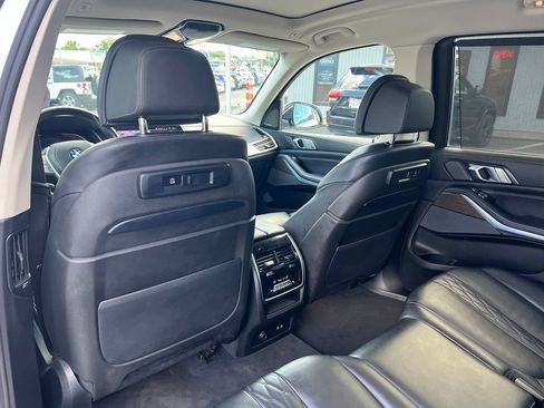 Used 2020 BMW X7 xDrive40i w/ Premium Package AWD/4WD image 22