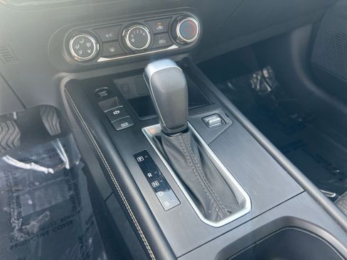 Used 2025 Nissan Kicks SV image 41