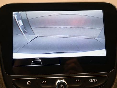 Used 2022 Chevrolet Malibu LT image 17