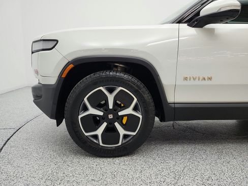 Used 2024 Rivian R1S Adventure AWD/4WD image 21