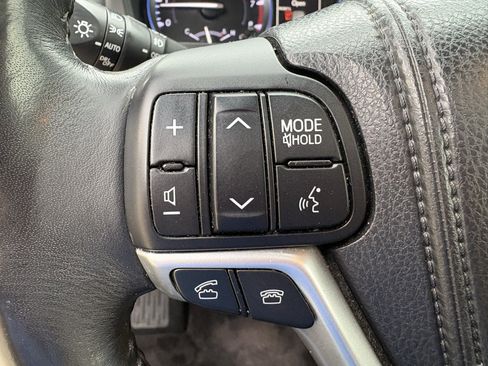 Used 2015 Toyota Highlander XLE AWD/4WD image 13