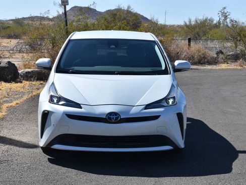 Used 2022 Toyota Prius LE FWD image 2