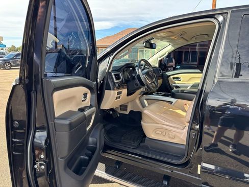 Used 2016 Nissan Titan SL image 14